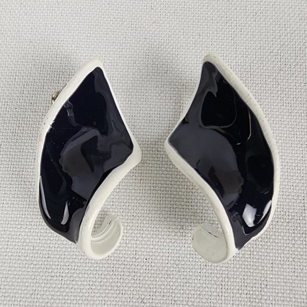 Vintage White & Navy Blue Enamel Earrings